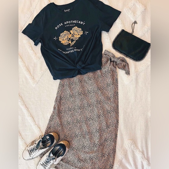 Tops - NWT 3 pack t-shirts, Rose Apothecary, MTV, Curia vie, Size L